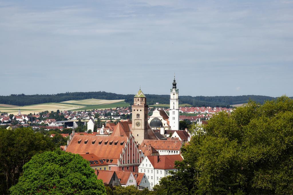 Aparthotel Donaustern Asbach-Bäumenheim Esterno foto