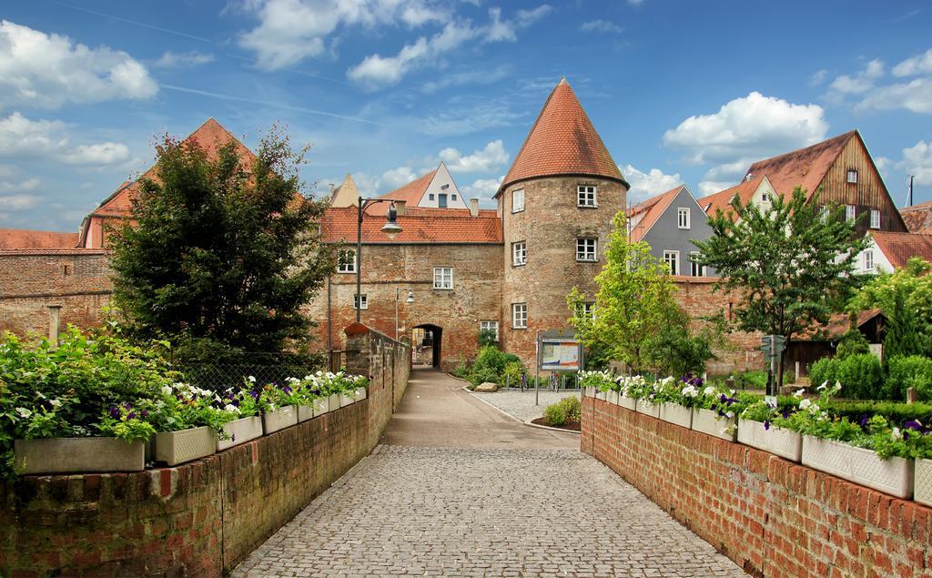 Aparthotel Donaustern Asbach-Bäumenheim Esterno foto