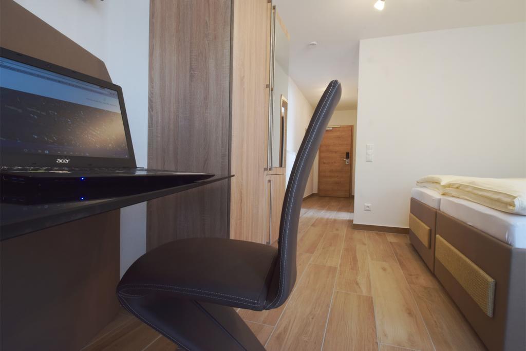Aparthotel Donaustern Asbach-Bäumenheim Esterno foto