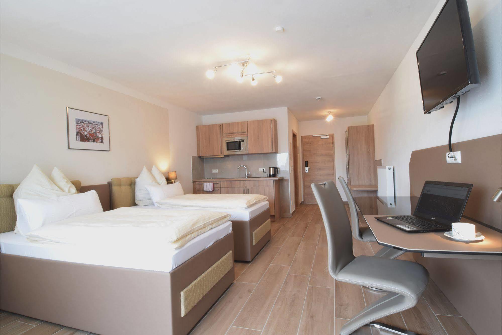 Aparthotel Donaustern Asbach-Bäumenheim Esterno foto