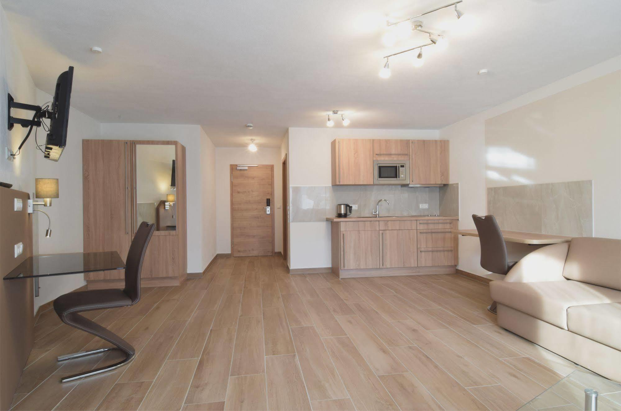 Aparthotel Donaustern Asbach-Bäumenheim Esterno foto