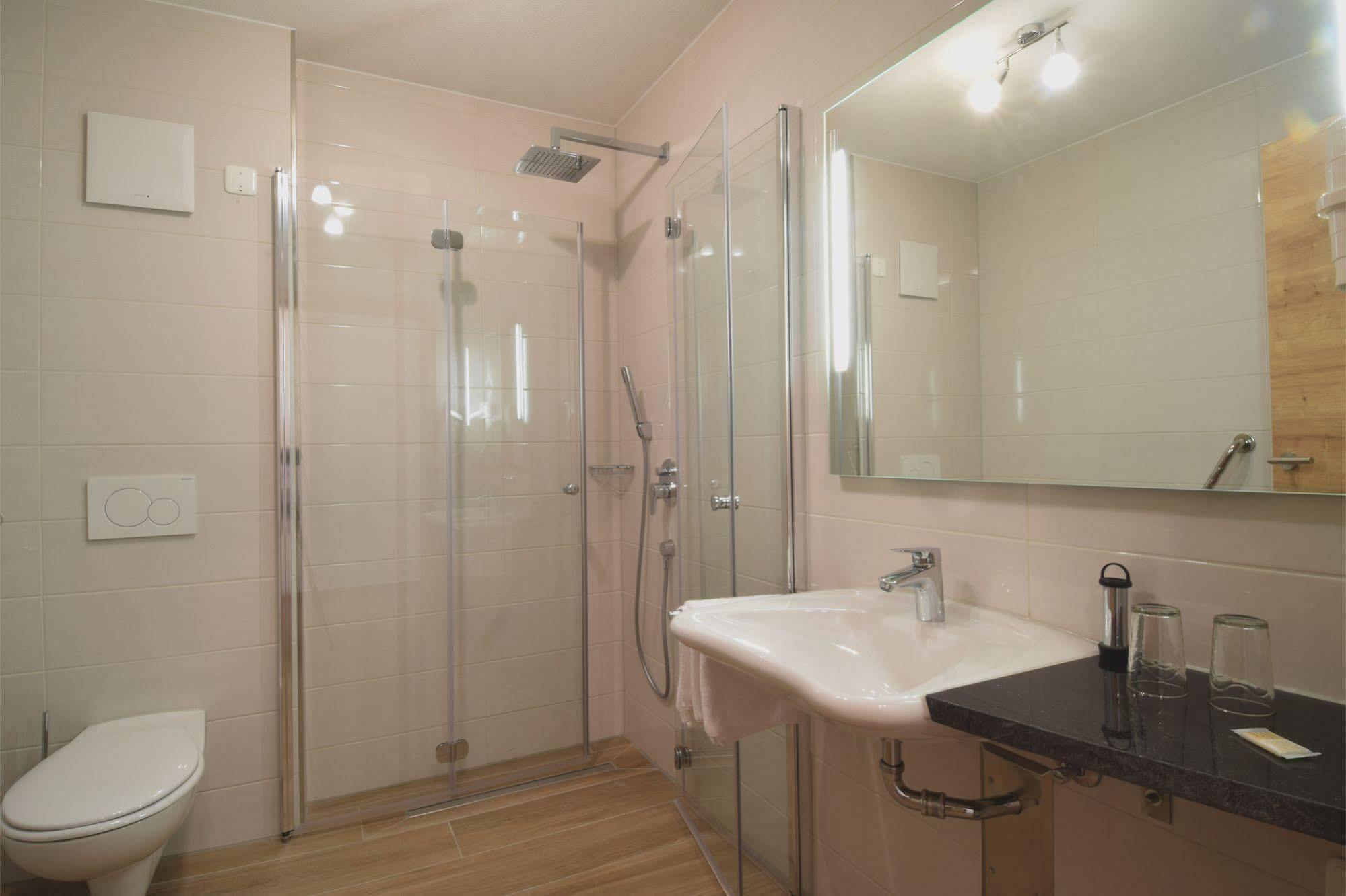 Aparthotel Donaustern Asbach-Bäumenheim Esterno foto