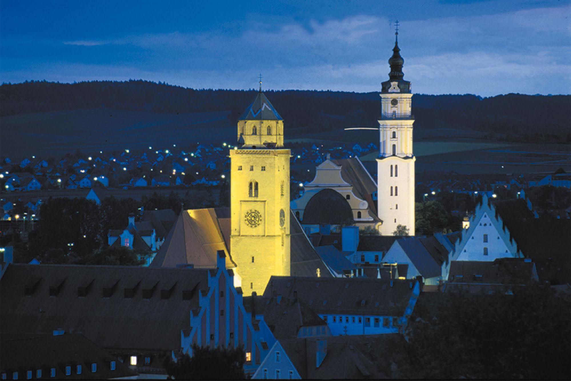 Aparthotel Donaustern Asbach-Bäumenheim Esterno foto